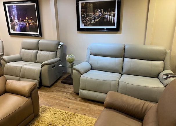 BRISBANE ELECTRIC RECLINER 3 SEATER AND 2 SEATER LIGHT GREY £2099 (SWANSEA SUPERSTORE)