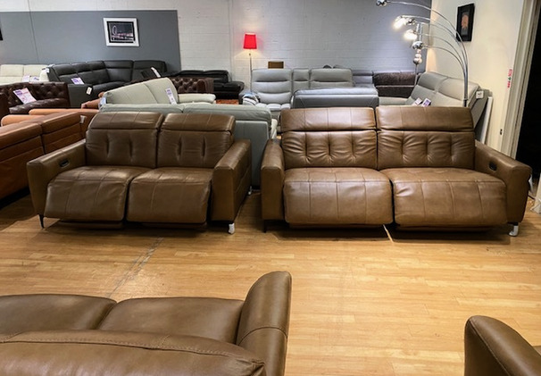 MAGNUS ELECTRIC RECLINER 3 SEATER AND 2 SEATER TAN £3999 (SWANSEA SUPERSTORE)