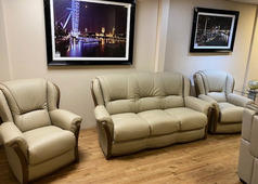 DUCATI 3 SEATER AND 2 CHAIRS CREAM £2999 (SWANSEA SUPERSTORE) - Click for more details