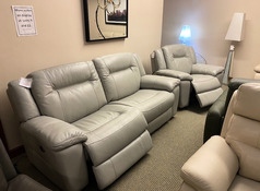 LYDSTEP ELECTRIC RECLINER 3 SEATER AND 1 ELECTRIC RECLINER CHAIR GREY £1799 (SWANSEA SUPERSTORE) - Click for more details