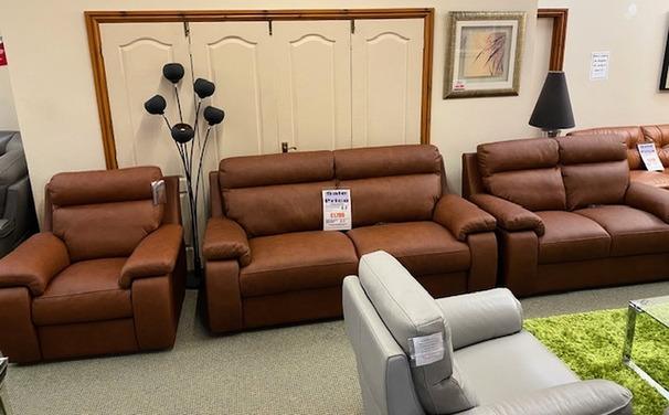 FRANSESCA 3 SEATER- 2 SEATER- POWER CHAIR RUM £3499 (SWANSEA SUPERSTORE)